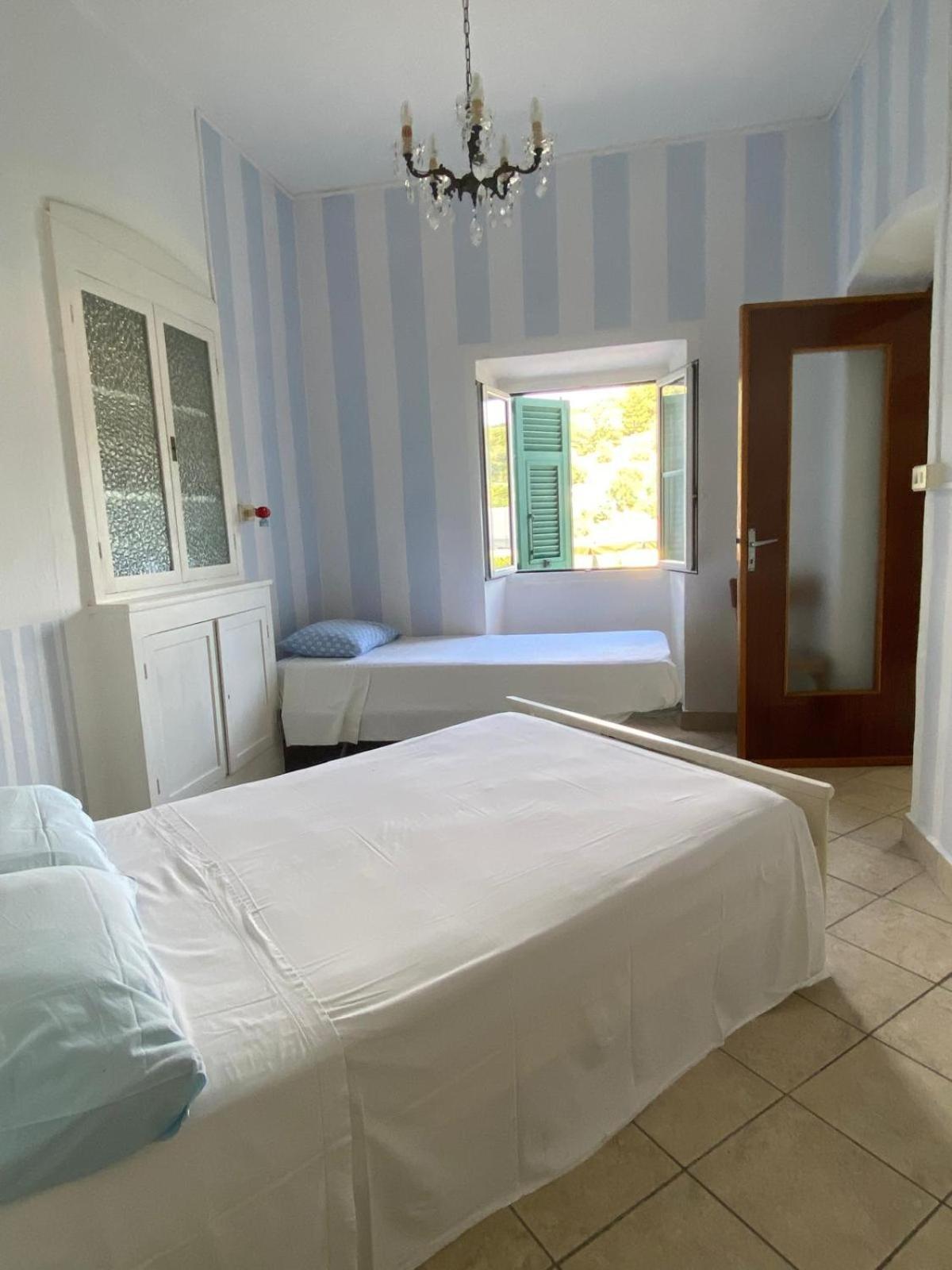 Casa Elvira Villa อิมเปรีอา ภายนอก รูปภาพ
